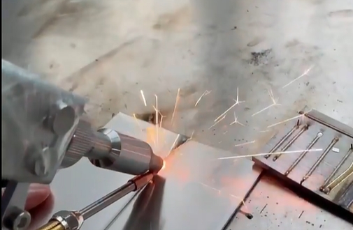 手持式激光焊接機(jī)不銹鋼碳鋼鋁合金焊接