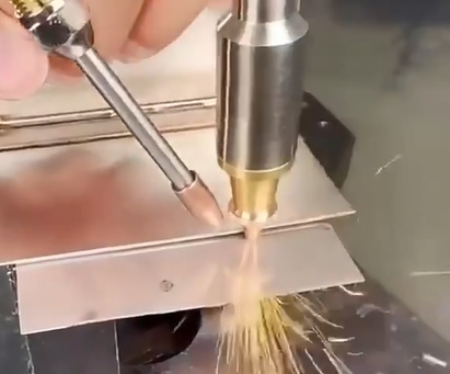 多功能手持激光焊接機(jī)